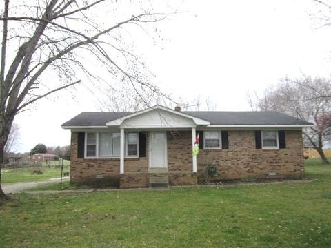 207 Smith Cir, Loretto, TN 38469 photo 2