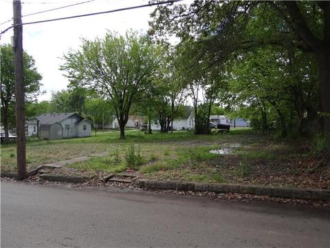 102 17th Ave E, Springfield, TN 37172 photo 2