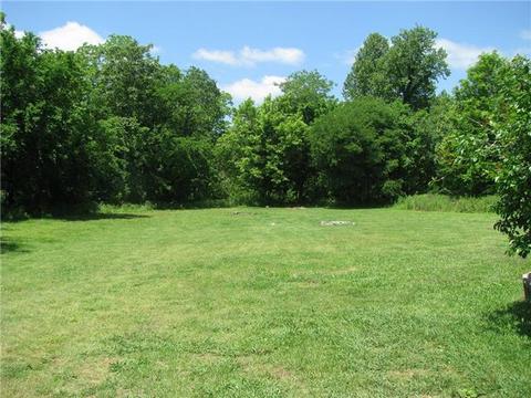 4864 Hembree Rd, Cunningham, TN 37052 photo 3