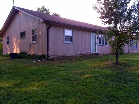 835 Stringfellow Rd, White Bluff, TN 37187 photo 1