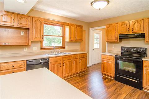 206 Railroad St, Cedar Hill, TN 37032 photo 3