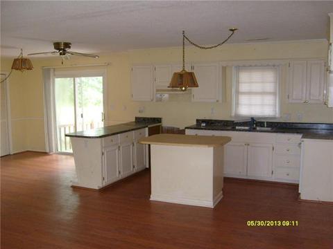 107 W Augustin Dr, Loretto, TN 38469 photo 3