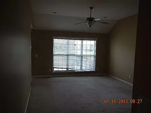 443 Berry Cir, Springfield, TN 37172 photo 2