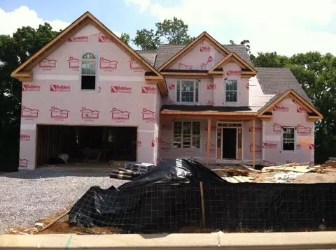 8024 Fenwick Ln, Spring Hill, TN 37174 photo 2