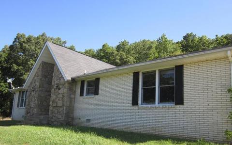 2962 E Beaverdam Rd, Centerville, TN 37033 photo 1