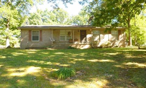 303 Mockingbird Ln, Dickson, TN 37055 photo 1