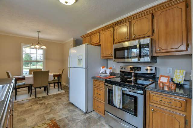  805 W 5th St, Dickson, TN 37055 photo 6