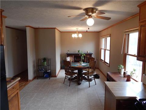 110 Oaktree Ln, Dickson, TN 37055 photo 4