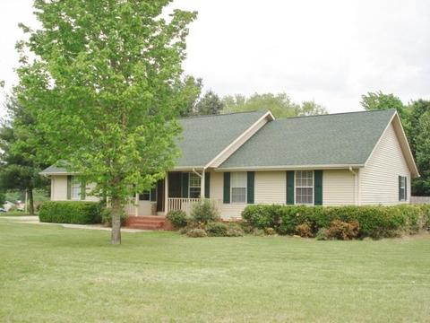 318 Hennessee Ave, Morrison, TN 37357 photo 2