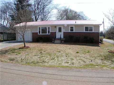 202 Ruby St, Winchester, TN 37398 photo 1
