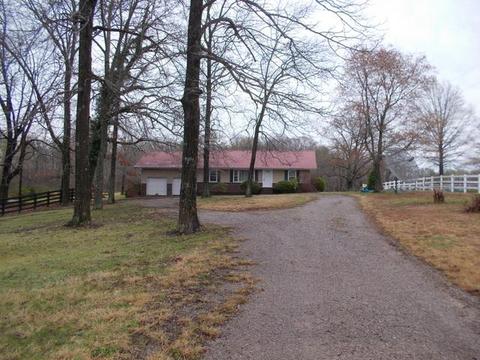 1111 Morrison Viola Rd, Morrison, TN 37357 photo 2
