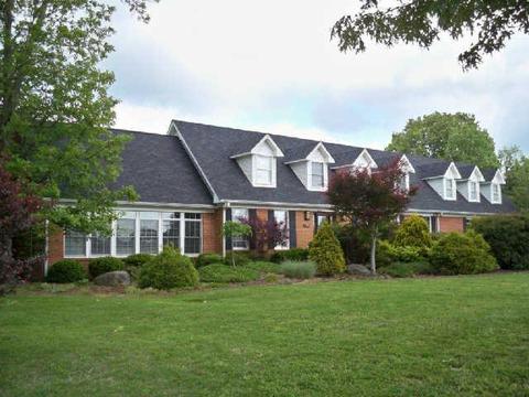 135 Sullivan Rd, Dickson, TN 37055 photo 1