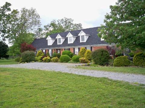 135 Sullivan Rd, Dickson, TN 37055 photo 3