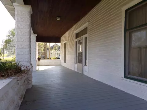 302 W Broad St, Decherd, TN 37324 photo 2