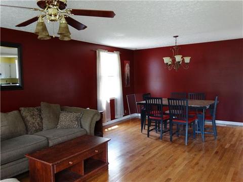 104 E Circle Dr, Burns, TN 37029 photo 2