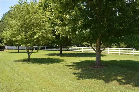 2462 Blue Spring Rd, Decherd, TN 37324 photo 2