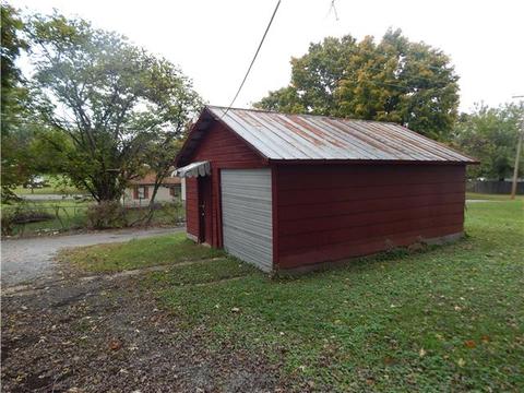 202 Spring St, Dickson, TN 37055 photo 17