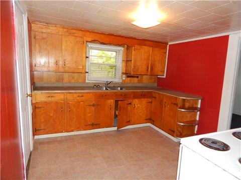 202 Spring St, Dickson, TN 37055 photo 3