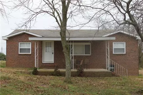 1202 Rutledge Ford Rd, Decherd, TN 37324 photo 1