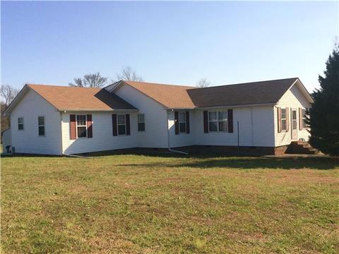 745 Bugscuffle Rd, Wartrace, TN 37183 photo 2