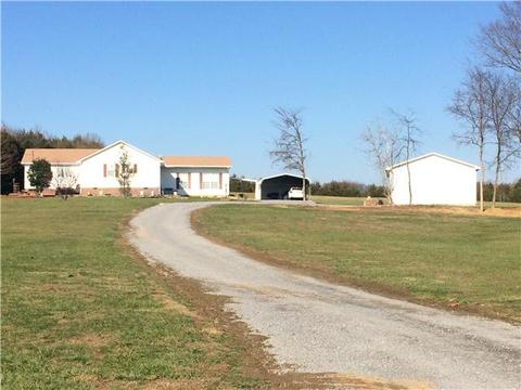 745 Bugscuffle Rd, Wartrace, TN 37183 photo 3