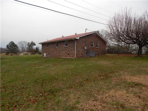 200 Spring St, Vanleer, TN 37181 photo 2
