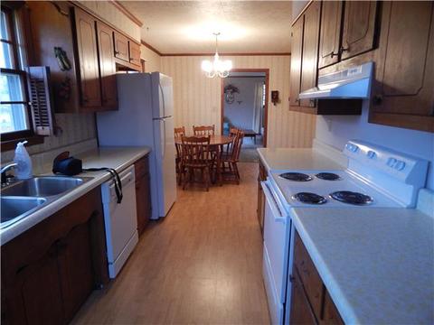 200 Spring St, Vanleer, TN 37181 photo 3