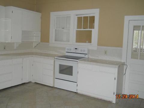 705 W Walnut St, Dickson, TN 37055 photo 8