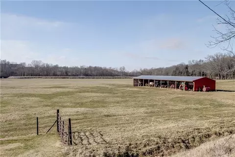 4212 Armstrong Rd, Cottontown, TN 37048 photo 6