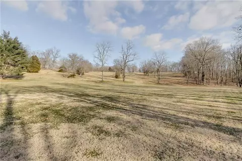 4212 Armstrong Rd, Cottontown, TN 37048 photo 8