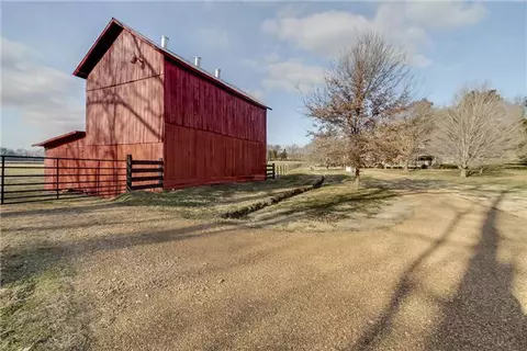 4212 Armstrong Rd, Cottontown, TN 37048 photo 1