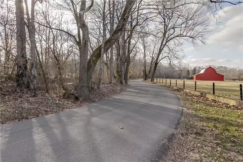 4212 Armstrong Rd, Cottontown, TN 37048 photo 7