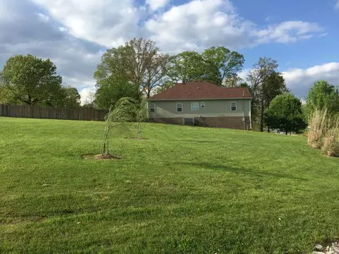 105 Lena Loop, Burns, TN 37029 photo 2