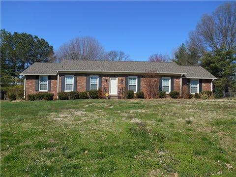 121 Sam Davis Dr, Springfield, TN 37172 photo 1