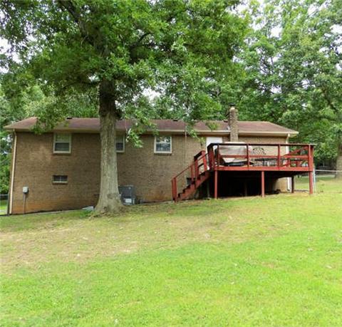 113 E Circle Dr, Burns, TN 37029 photo 2