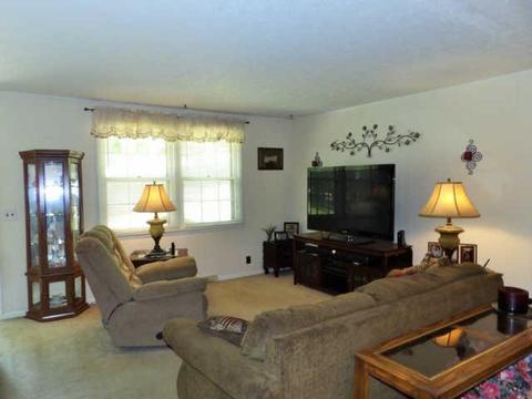 113 E Circle Dr, Burns, TN 37029 photo 8
