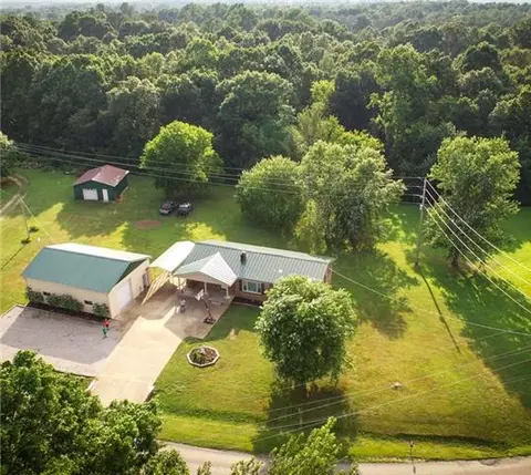 584 Oak Grove Rd, Goodspring, TN 38460 photo 2