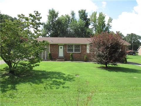 107 Cardinal Cir, Dickson, TN 37055 photo 1