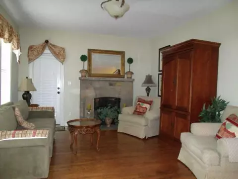 204 2nd Ave, Decherd, TN 37324 photo 2