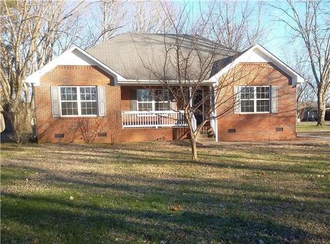 623 Lancaster Dr, Spring Hill, TN 37174 photo 1