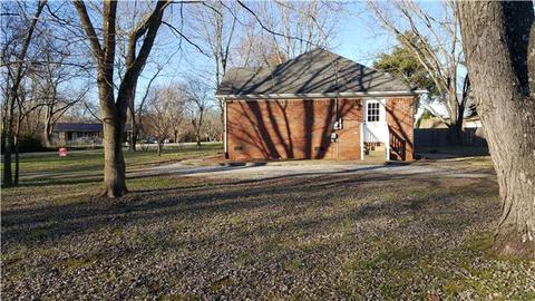 623 Lancaster Dr, Spring Hill, TN 37174 photo 2