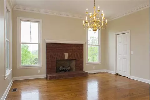 225 Chipman Rd, Bethpage, TN 37022 photo 4