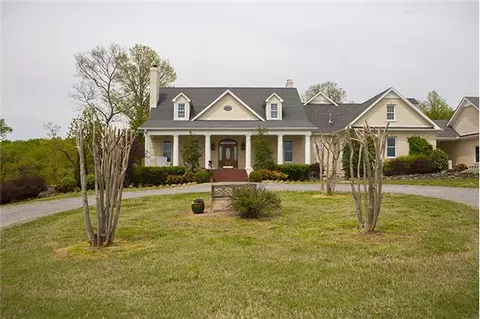225 Chipman Rd, Bethpage, TN 37022 photo 1