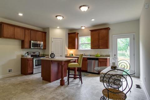 113 Iron Gate Ln, Dickson, TN 37055 photo 3