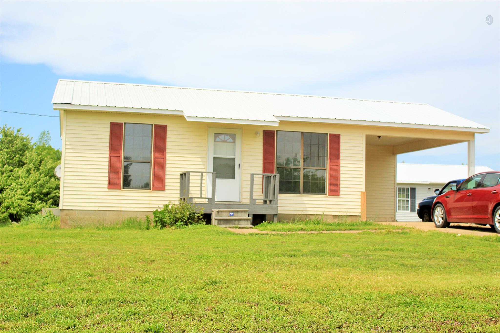 1158 Loop Rd, Big Sandy, TN 38221 photo 1
