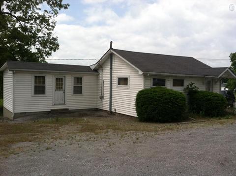 108 Bryan Ave, Dickson, TN 37055 photo 1
