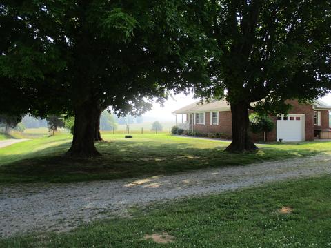 803 Old Manchester Rd, Morrison, TN 37357 photo 2
