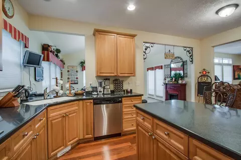 1009 Queens Pl, Spring Hill, TN 37174 photo 13
