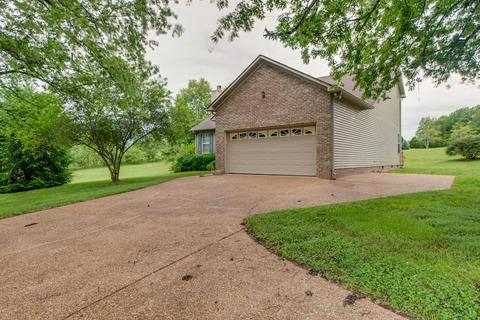 664 Charles Ln, Spring Hill, TN 37174 photo 3