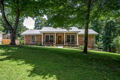 123 Oak Dr, Dickson, TN 37055 photo 1